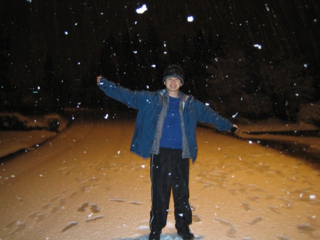 ronenjoysthesnow.jpg